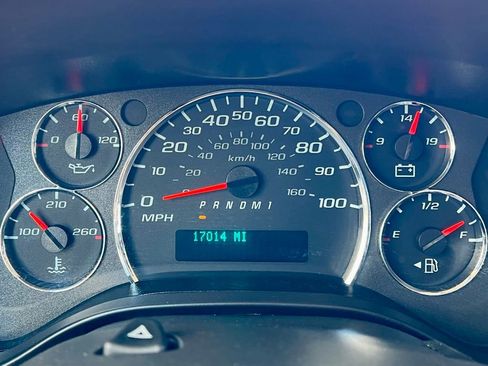 Used 2024 Chevrolet Express 2500 w/ Driver Convenience Package image 17