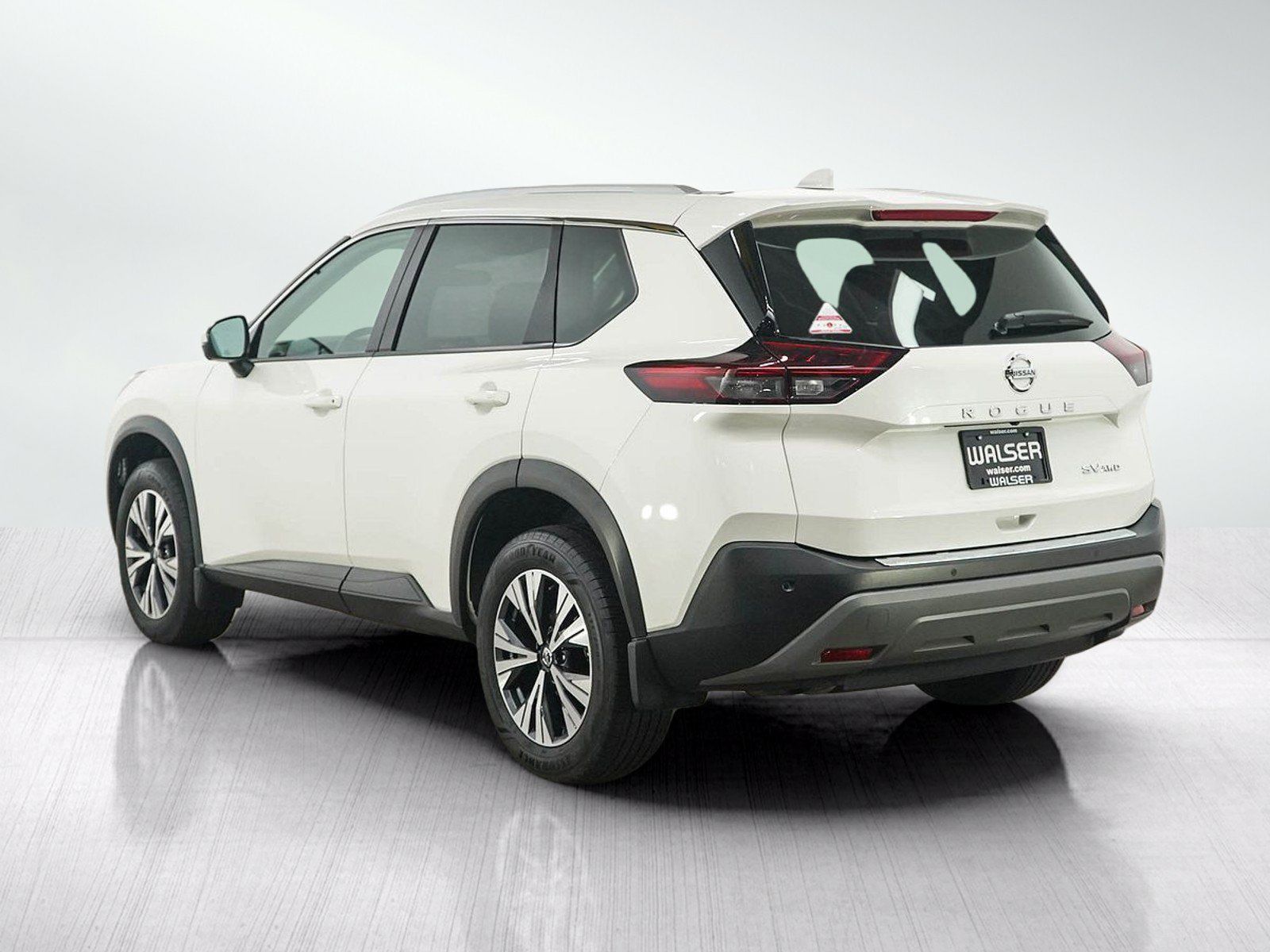 Used 2021 Nissan Rogue SV w/ Premium Package AWD/4WD image 4