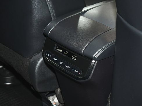 Used 2024 Toyota Highlander XSE AWD/4WD image 48
