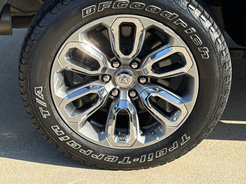 Used 2020 RAM 1500 Laramie w/ Sport Appearance Package AWD/4WD image 10