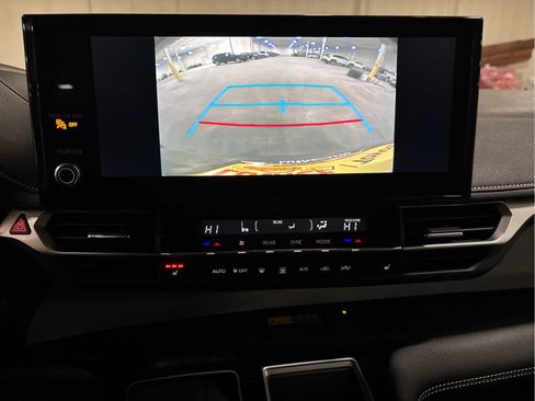 Used 2025 Toyota Sienna XSE image 10