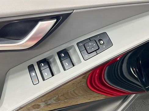 Certified 2023 Kia Niro EX image 18