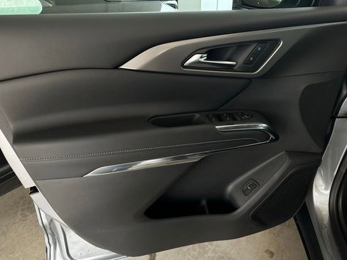 New 2026 Chevrolet Traverse LT image 11