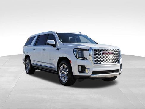 Used 2023 GMC Yukon XL Denali image 1