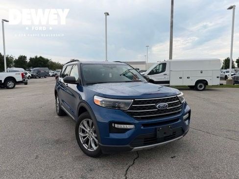 Used 2020 Ford Explorer XLT w/ Equipment Group 202A AWD/4WD image 2