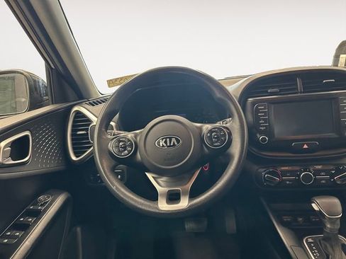 Used 2020 Kia Soul S image 12