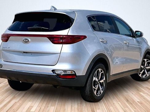 Used 2022 Kia Sportage LX FWD image 2