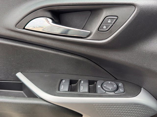 Used 2026 Chevrolet Trax RS FWD image 9