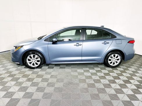 Used 2023 Toyota Corolla LE image 6