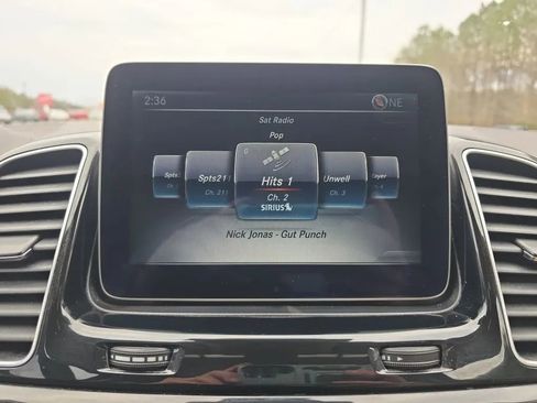 Used 2017 Mercedes-Benz GLS 450 4MATIC image 28