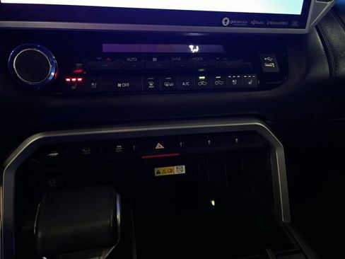 Used 2023 Toyota Tundra Platinum image 29