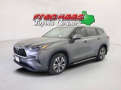 Used 2022 Toyota Highlander XLE