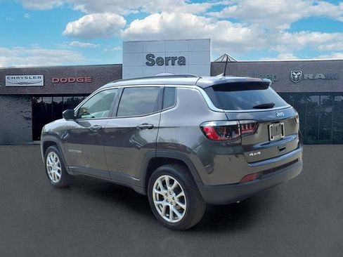 Used 2023 Jeep Compass Latitude AWD/4WD image 5