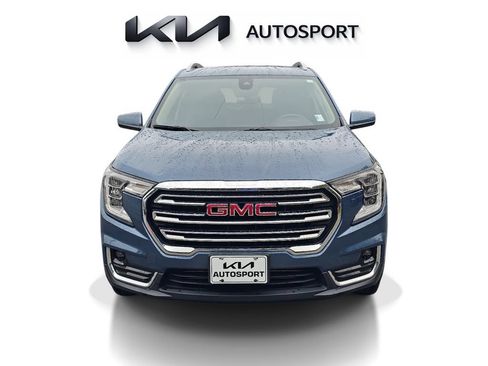 Used 2024 GMC Terrain SLT AWD/4WD image 2
