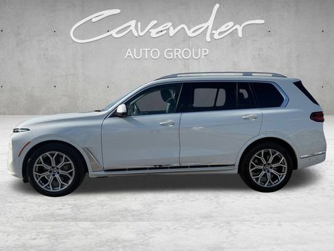 Used 2025 BMW X7 xDrive40i AWD/4WD image 13