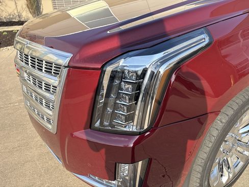 Used 2020 Cadillac Escalade Premium Luxury w/ LPO, Radiant Package image 6