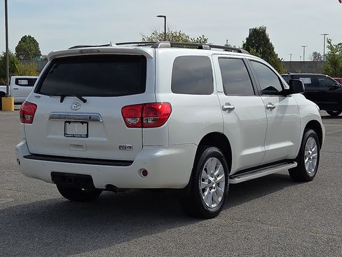 Used 2014 Toyota Sequoia Platinum RWD image 5