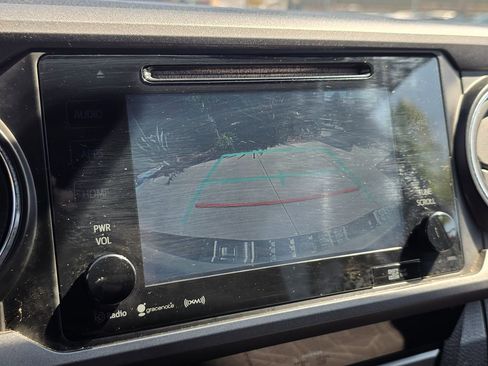 Used 2017 Toyota Tacoma TRD Off-Road w/ Tow Package image 35