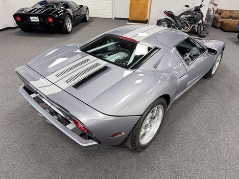 Used 2006 Ford GT RWD image 34