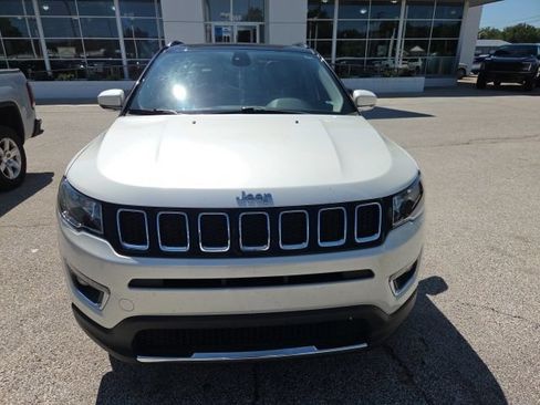 Used 2019 Jeep Compass Limited w/ Safety & Security Group AWD/4WD image 4
