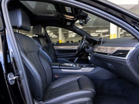 Used 2020 BMW 740i w/ M Sport Package RWD image 28