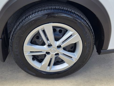 New 2025 Nissan Kicks Play S image 21