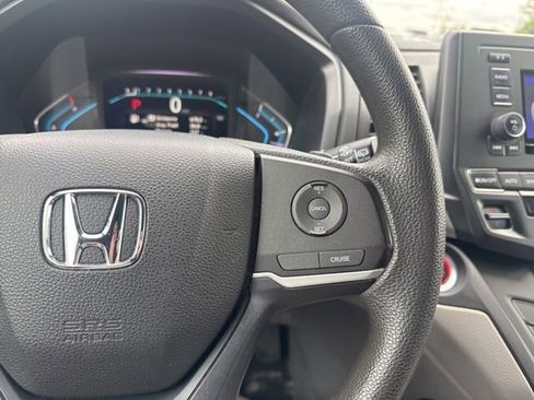 Used 2018 Honda Odyssey LX image 21