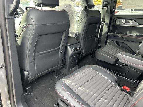 New 2026 Ford Explorer ST-Line w/ ST-Line Street Pack image 18