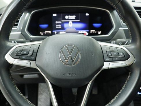 Used 2022 Volkswagen Tiguan SE FWD image 10
