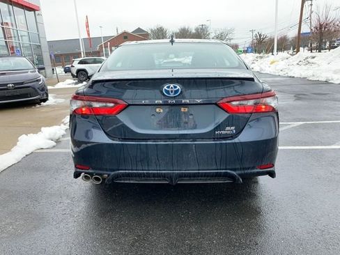 Used 2021 Toyota Camry SE image 4