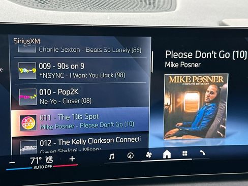 Used 2025 BMW X7 xDrive40i w/ Premium Package image 24