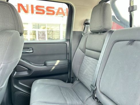 Used 2022 Nissan Frontier SV image 21