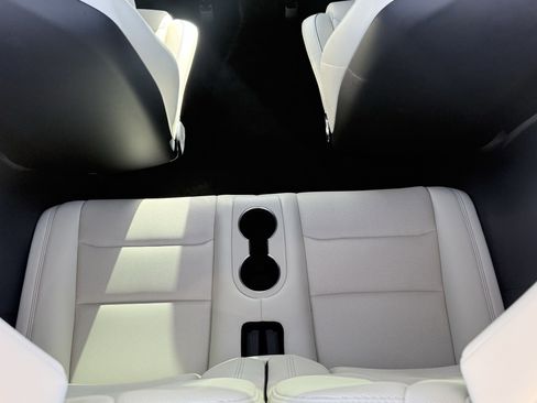 Used 2023 Tesla Model X Plaid image 14