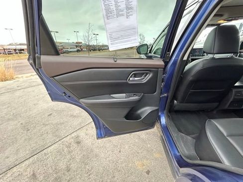 Used 2021 Nissan Rogue SV w/ Premium Package image 21