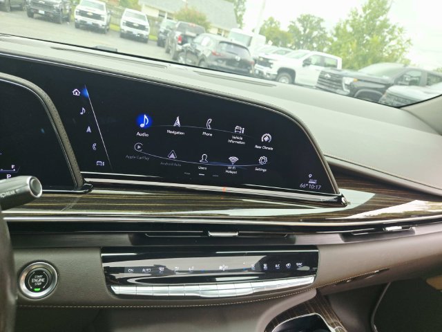 Certified 2022 Cadillac Escalade Premium Luxury w/ Performance Package AWD/4WD image 26