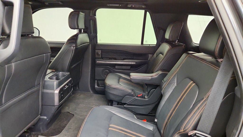 Used 2022 Ford Expedition Platinum AWD/4WD image 19