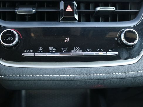 Used 2022 Toyota Corolla SE FWD image 17