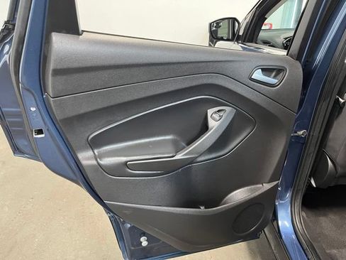 Used 2018 Ford Escape SE w/ SE Sync 3 Package FWD image 19