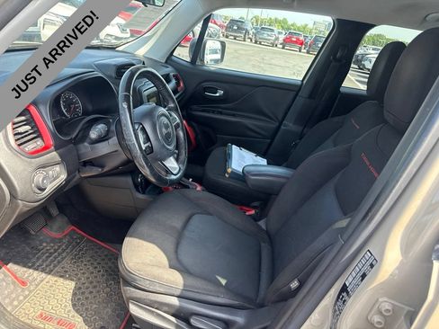 Used 2016 Jeep Renegade Trailhawk AWD/4WD image 12