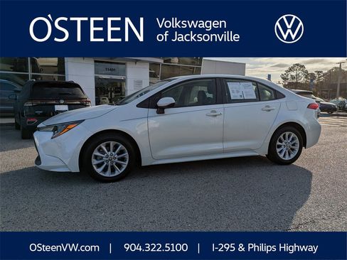 Used 2020 Toyota Corolla LE w/ LE Premium Package image 1