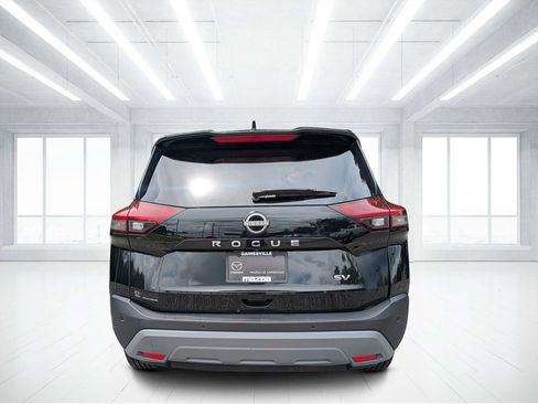 Used 2023 Nissan Rogue SV FWD image 4