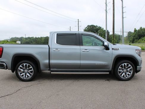 Used 2025 GMC Sierra 1500 Denali w/ Denali Reserve Package AWD/4WD image 19