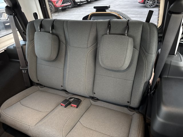 Used 2026 Jeep Wrangler Sport AWD/4WD image 6