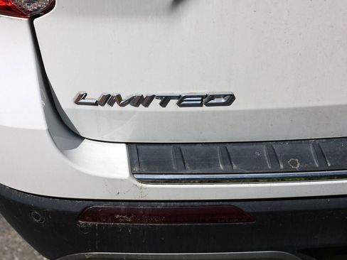 Used 2023 Ford Explorer Limited w/ Limited Technology Package AWD/4WD image 6