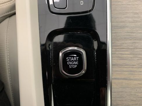 Certified 2022 Volvo XC60 B6 Inscription w/ Advanced Package image 16