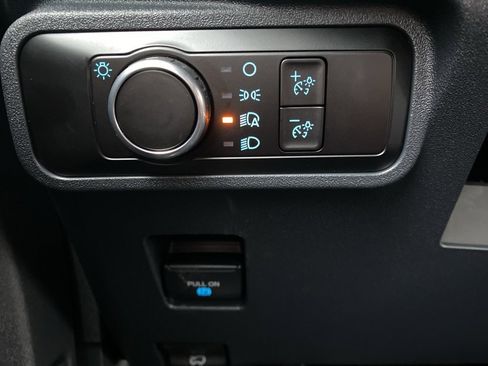 New 2025 Ford Bronco Base image 11