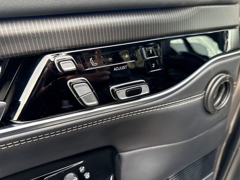 Used 2024 Jeep Grand Wagoneer Series II w/ Quick Order Packagew 28T image 43