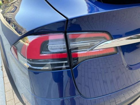 Used 2018 Tesla Model X 75D AWD/4WD image 35