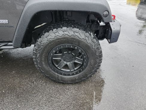 Used 2018 Jeep Wrangler Rubicon AWD/4WD image 30