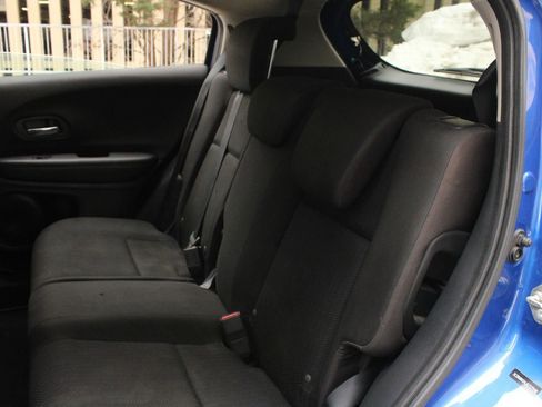 Used 2018 Honda HR-V LX image 17